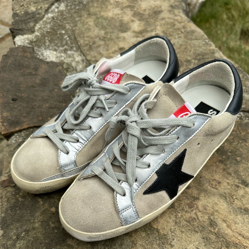 LIKE NEW GOLDEN GOOSE SUPERSTARS SZ 36